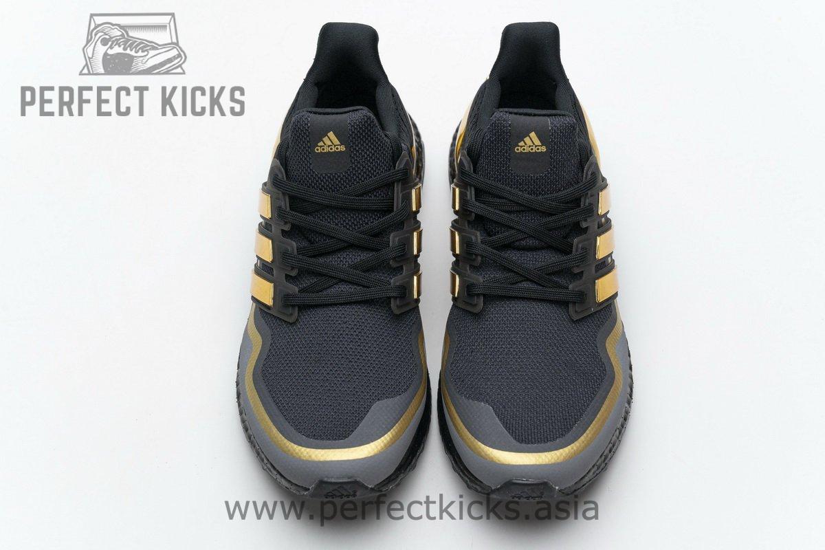 EG8102 adidas Ultra Boost Black Gold - Image 4