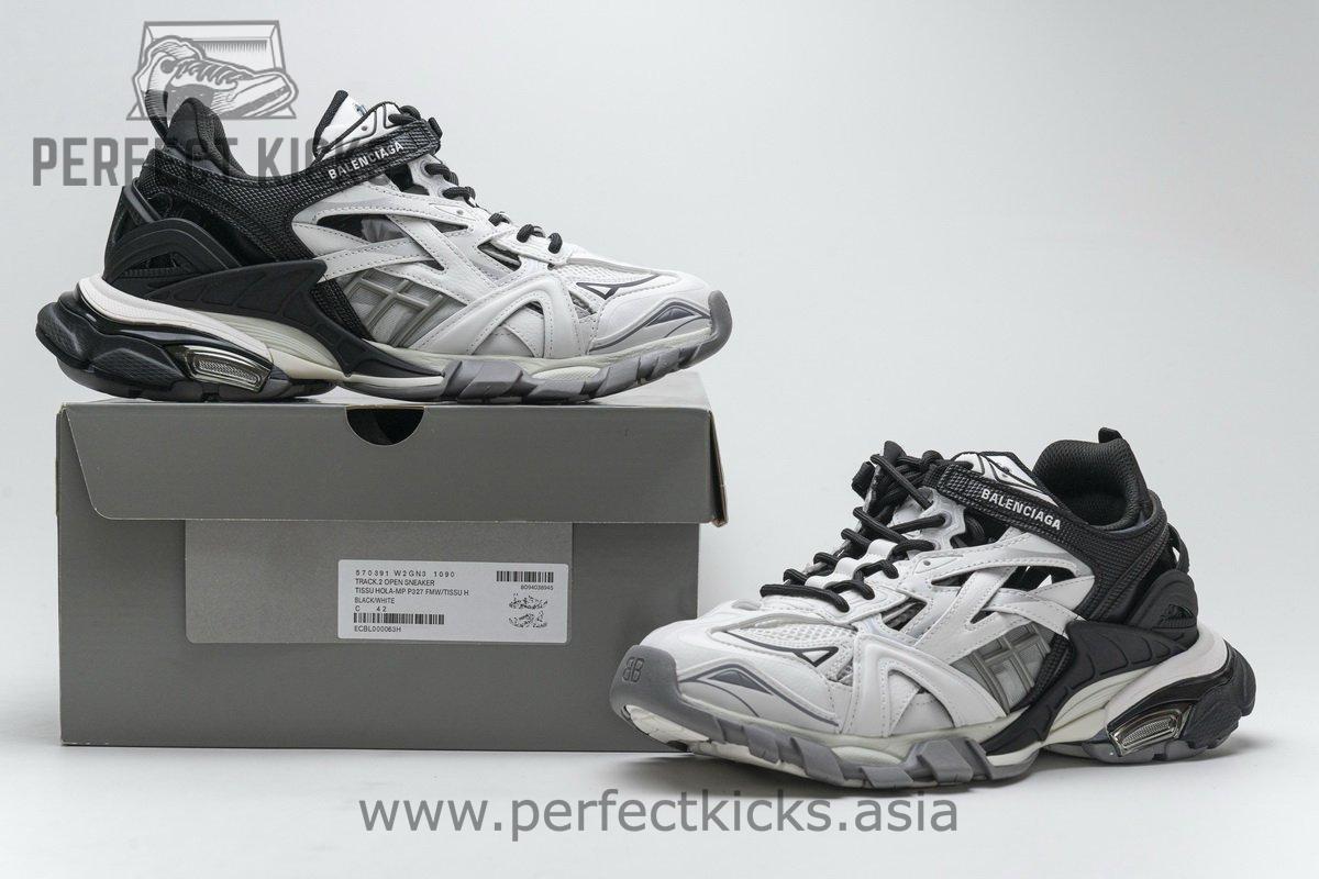 570391 W2GN3 1090 Blenciaga Track 2 Sneaker Black White - Image 2
