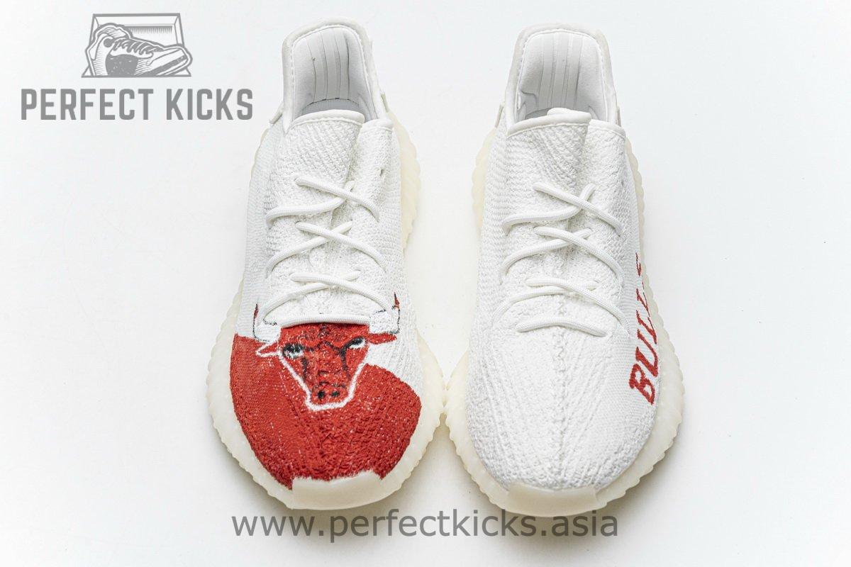 Chicago Bulls x Yeezy Boost 350 V2 - Image 4