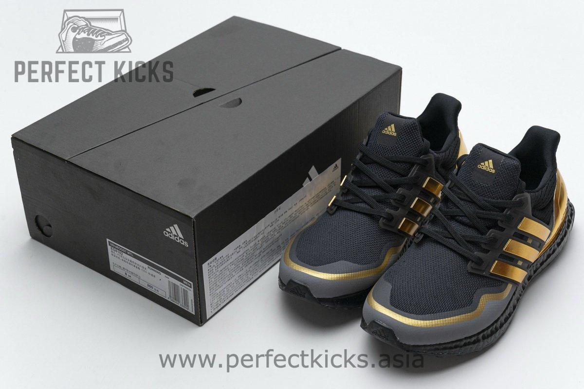EG8102 adidas Ultra Boost Black Gold - Image 3