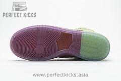 CW7093-600 Nike SB Dunk High "Strawberry Cough" - Image 8