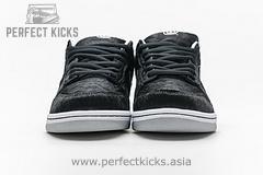 CZ5127-001 Medicom x Nike SB Dunk Low“BE@RBRICK” - Image 2
