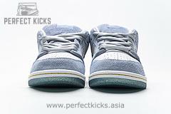 DC9936-100 Sean Cliver x Nike SB Dunk Low - Image 4