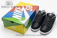 CZ5127-001 Medicom x Nike SB Dunk Low“BE@RBRICK” - Image 9