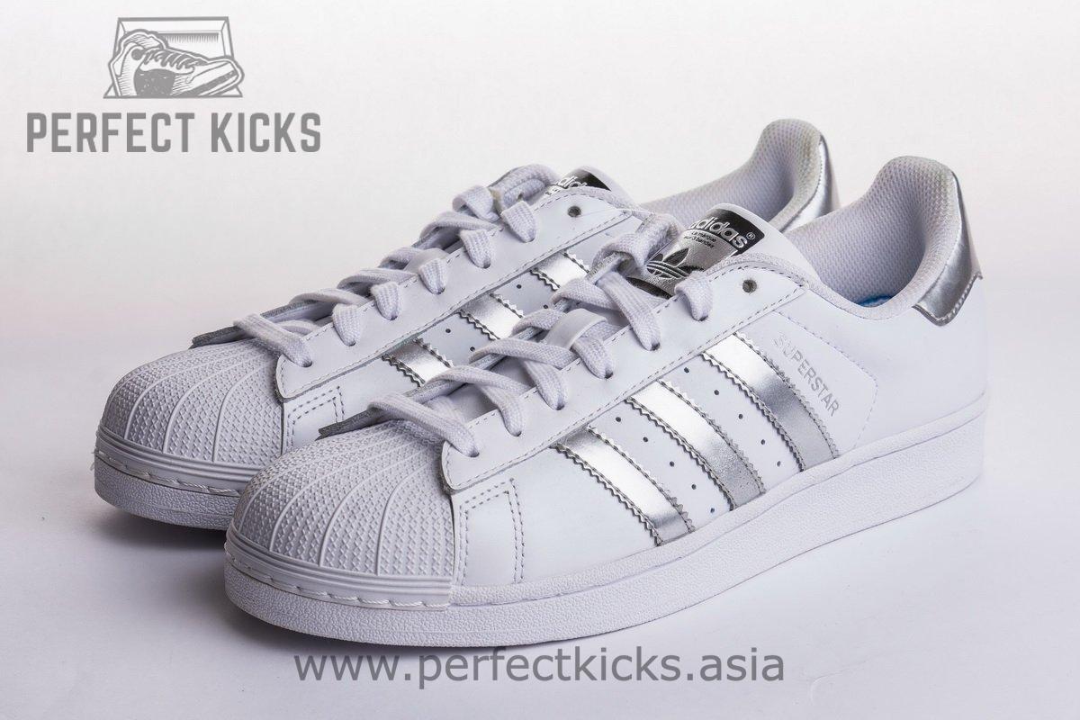 Superstar Shoes Footwear White/Silver Metallic/Core Black - Image 4
