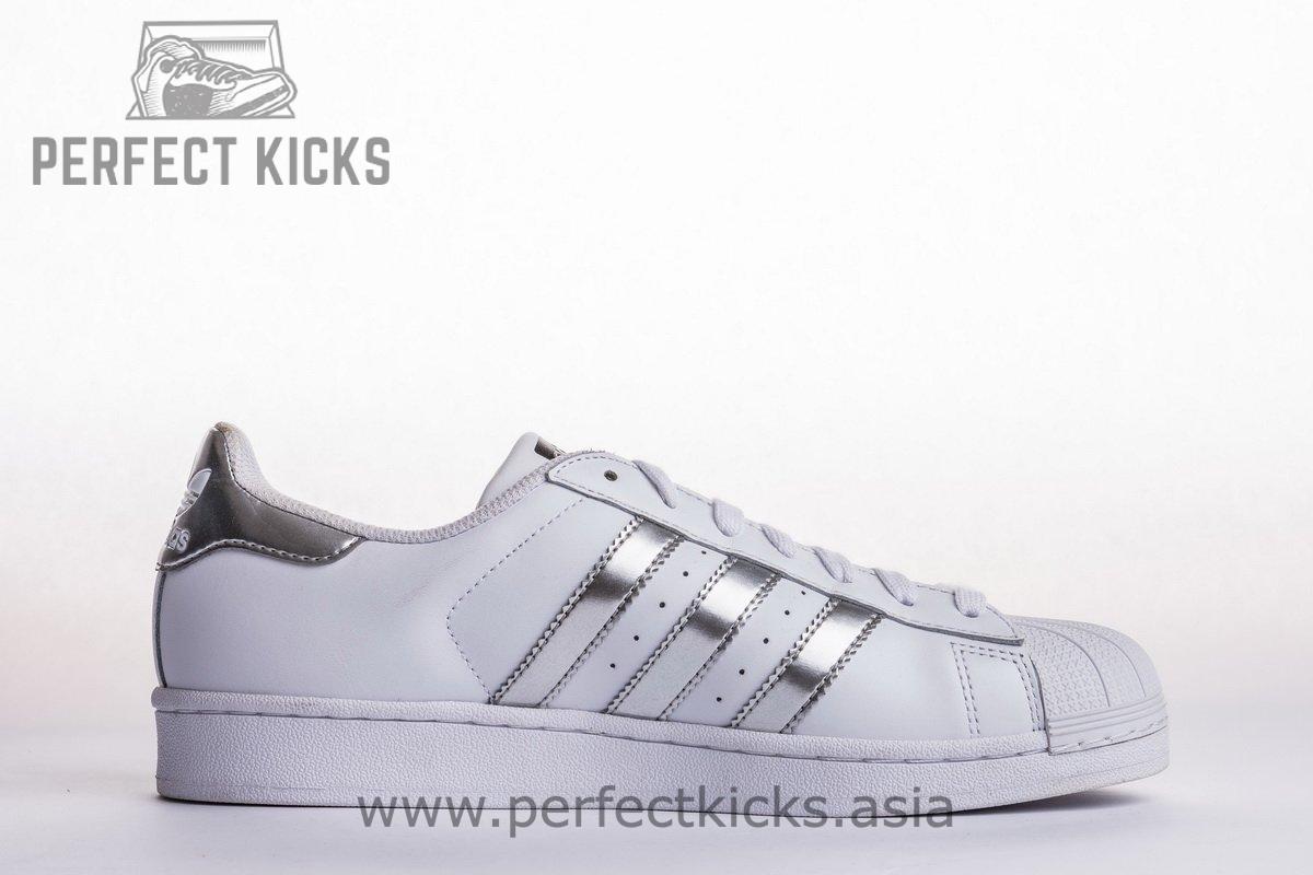 Superstar Shoes Footwear White/Silver Metallic/Core Black - Image 5