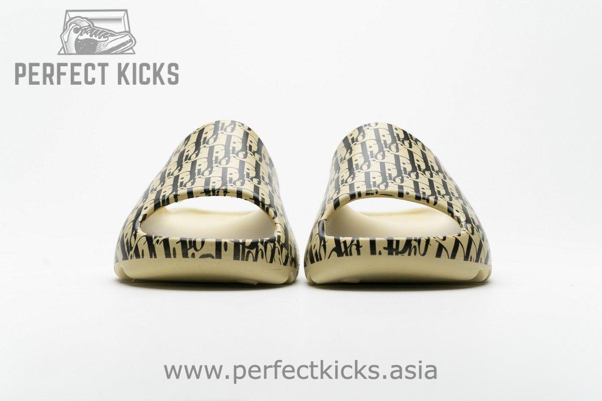 FW6344-5 adidas Yeezy Slide - Image 4