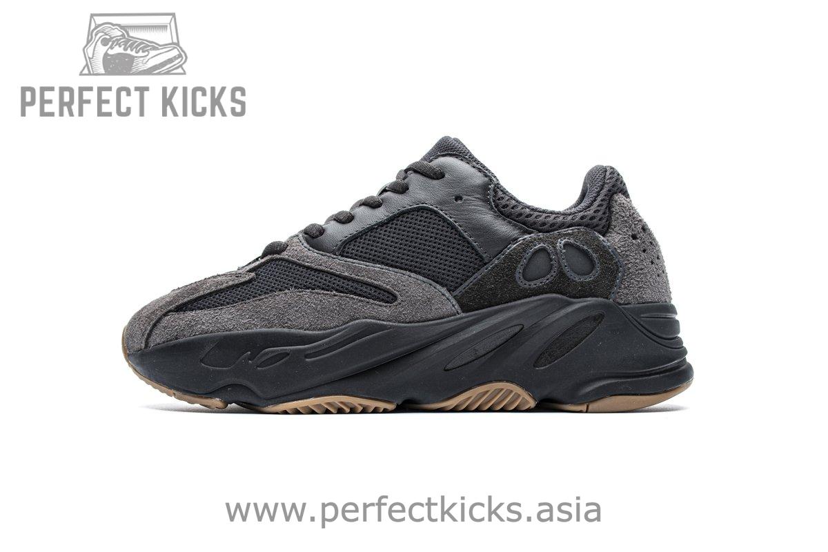 Yeezy Boost 700“Utility Black” FV5304