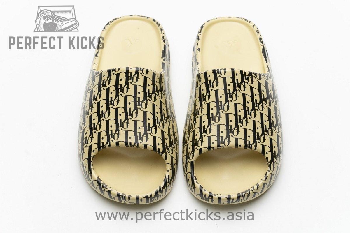 FW6344-5 adidas Yeezy Slide - Image 5