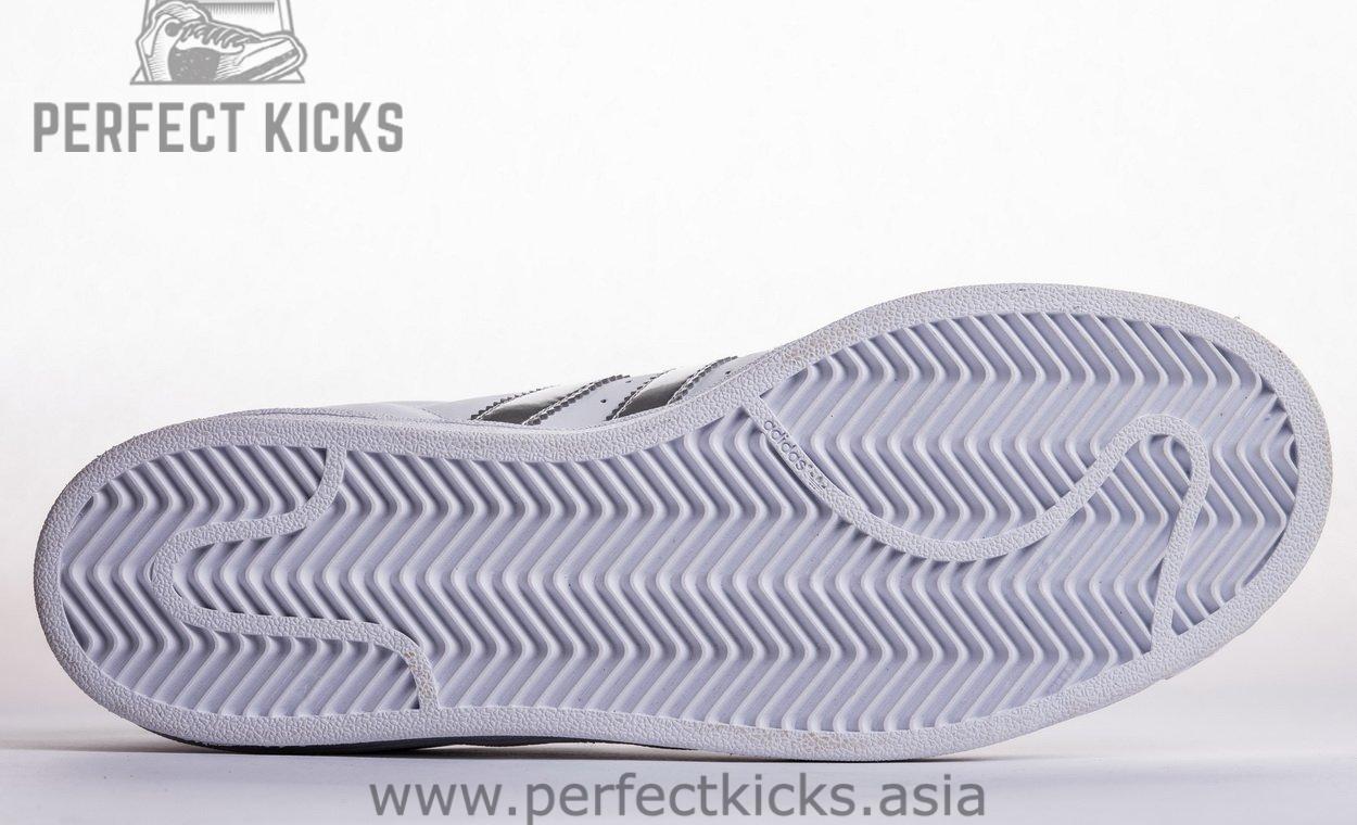 Superstar Shoes Footwear White/Silver Metallic/Core Black - Image 7
