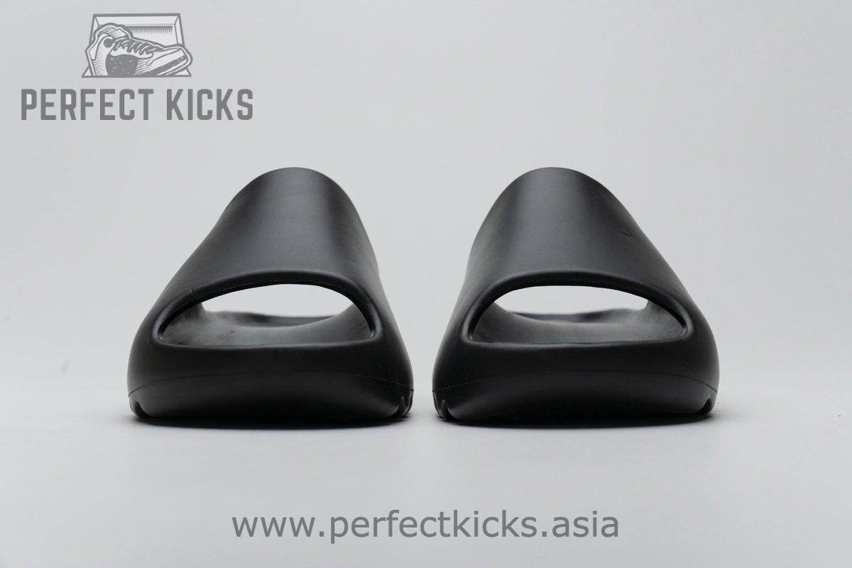 FB6348 adidas Yeezy Slide “Black” - Image 4