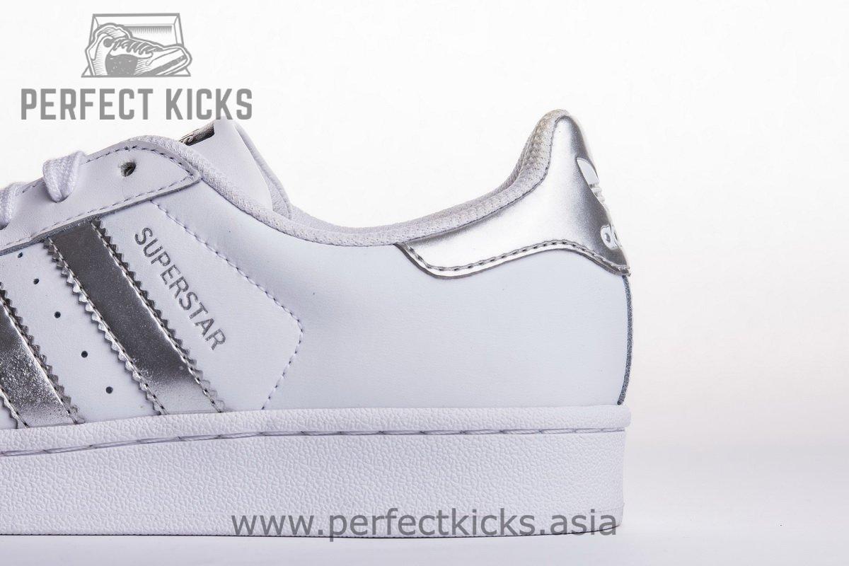 Superstar Shoes Footwear White/Silver Metallic/Core Black - Image 10