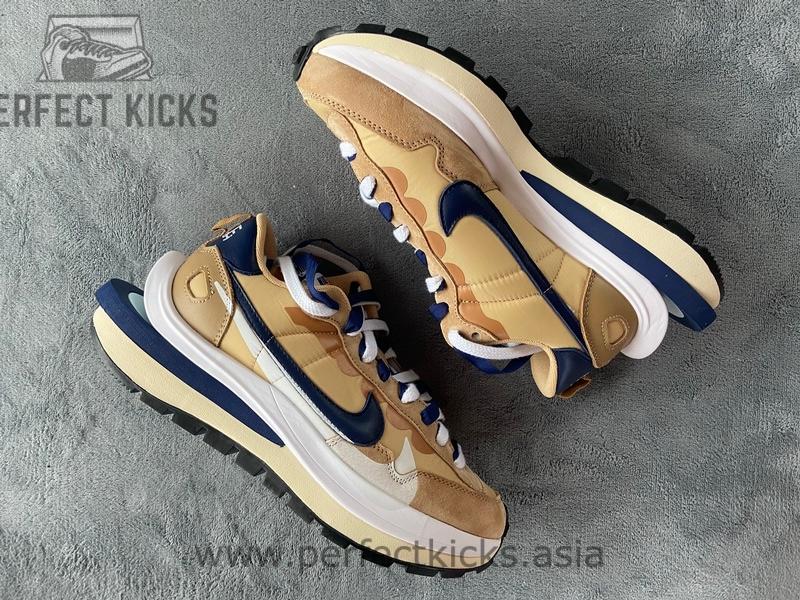 Sacai x Nike VaporWaffle Sesame and Blue Void - Image 3