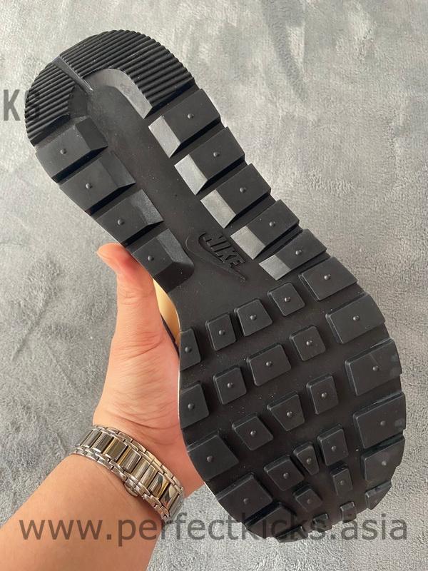 Sacai x Nike VaporWaffle Sesame and Blue Void - Image 8