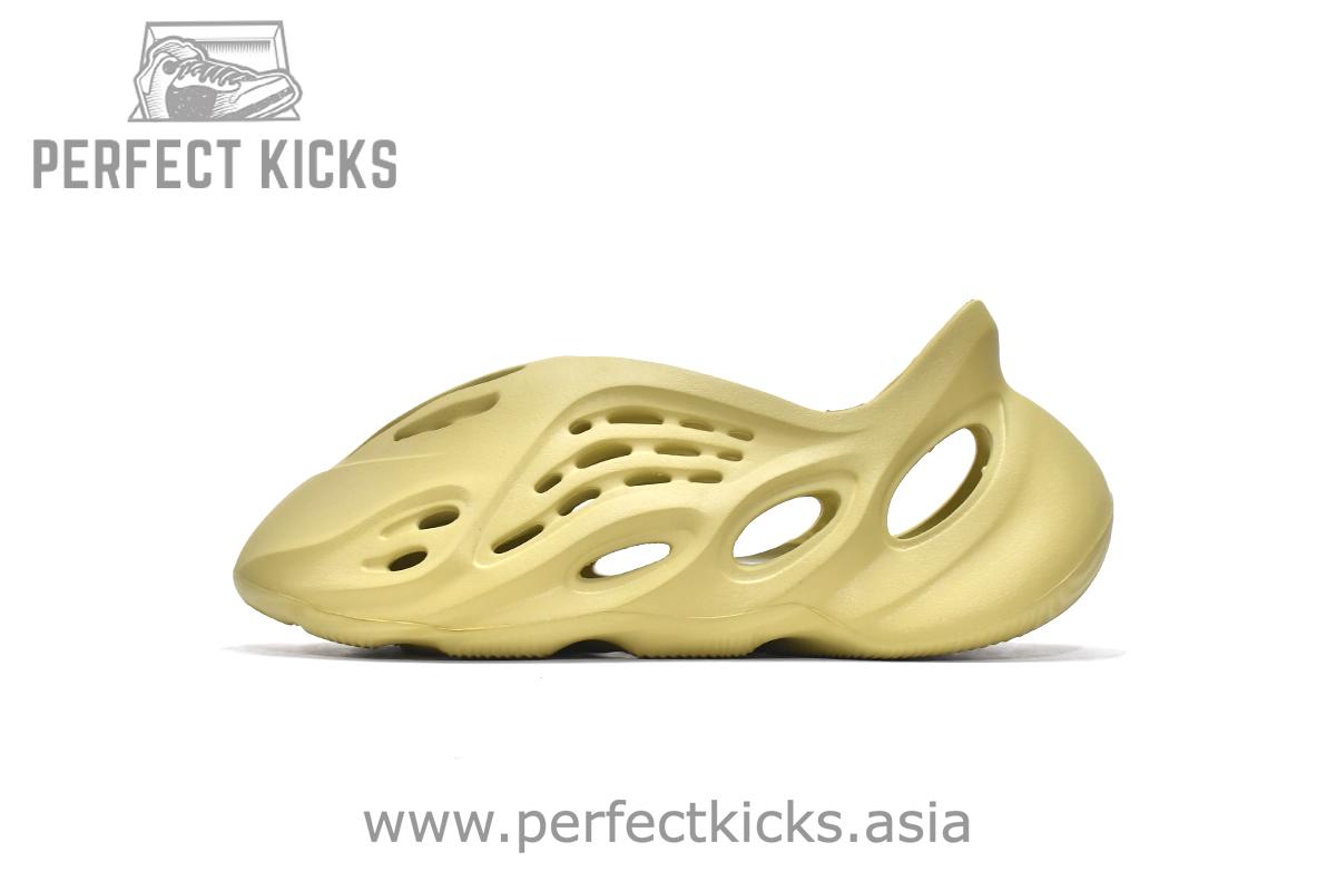 Adidas Yeezy Foam Runner Sulfur