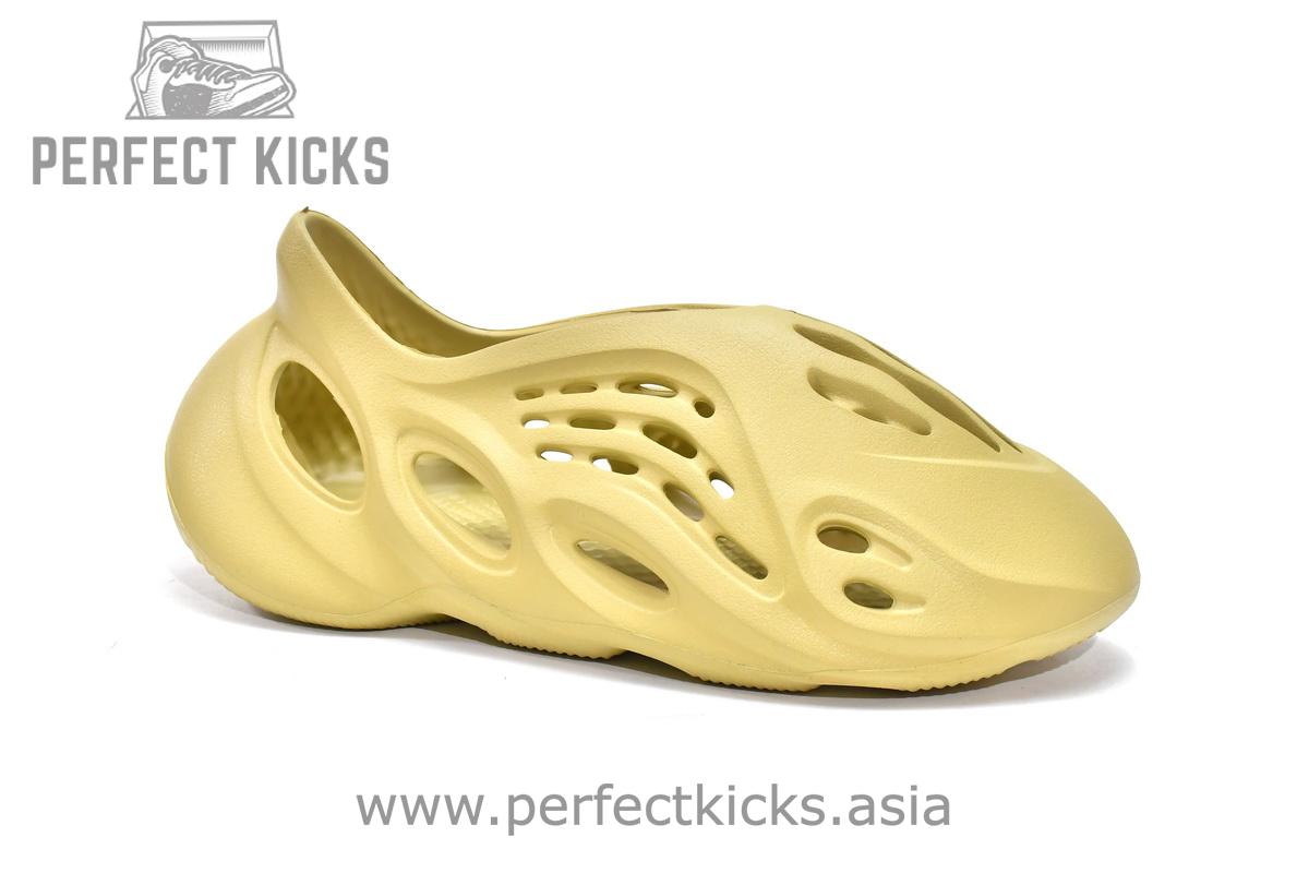 Adidas Yeezy Foam Runner Sulfur - Image 5